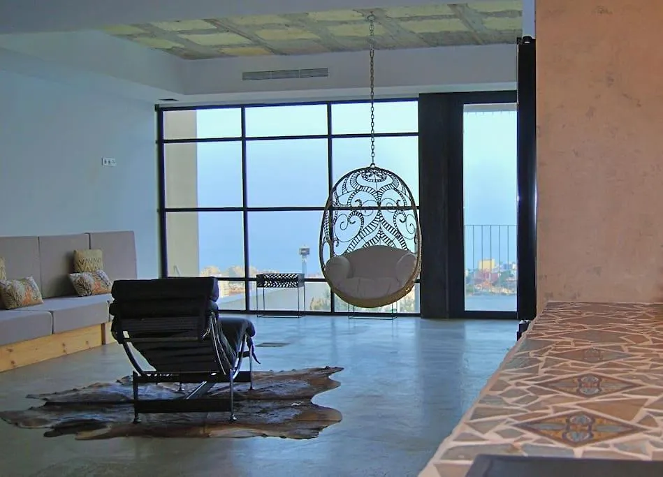New, Spacious Villa With Amazing Views 贝纳尔马德纳