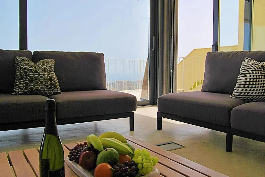 New, Spacious Villa With Amazing Views 贝纳尔马德纳 0*,